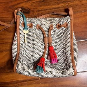 Fossil Claire small drawstring bag. Crossbody , black and cream pattern
